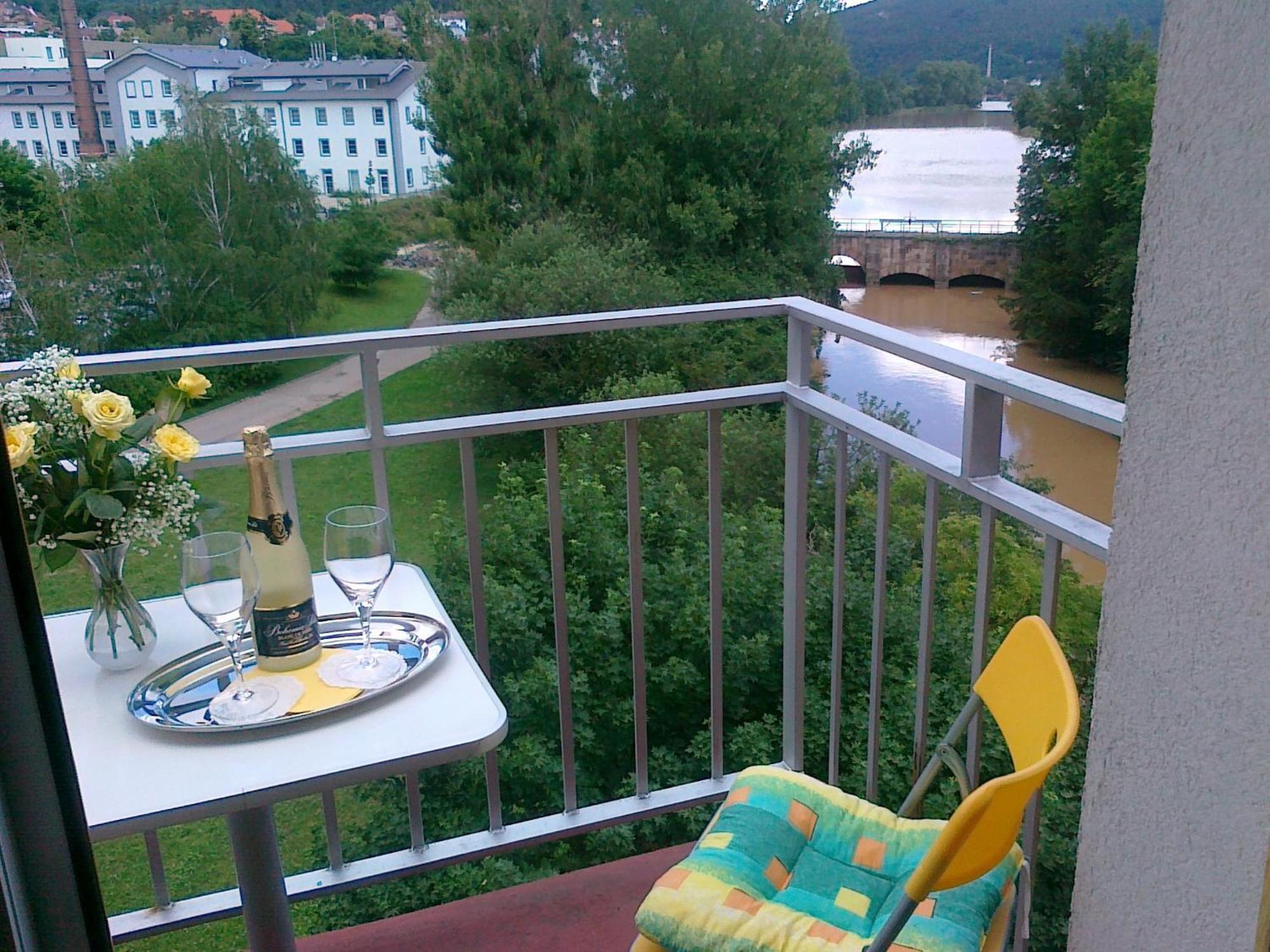 Family Hotel Maxim Beroun  Exteriör bild